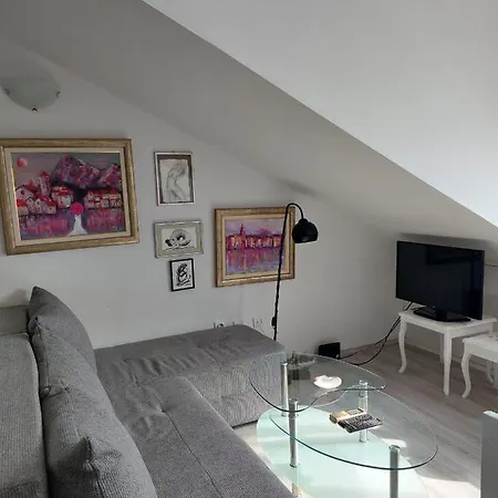 Apartman Artsy Nest With A Panoramic View, *